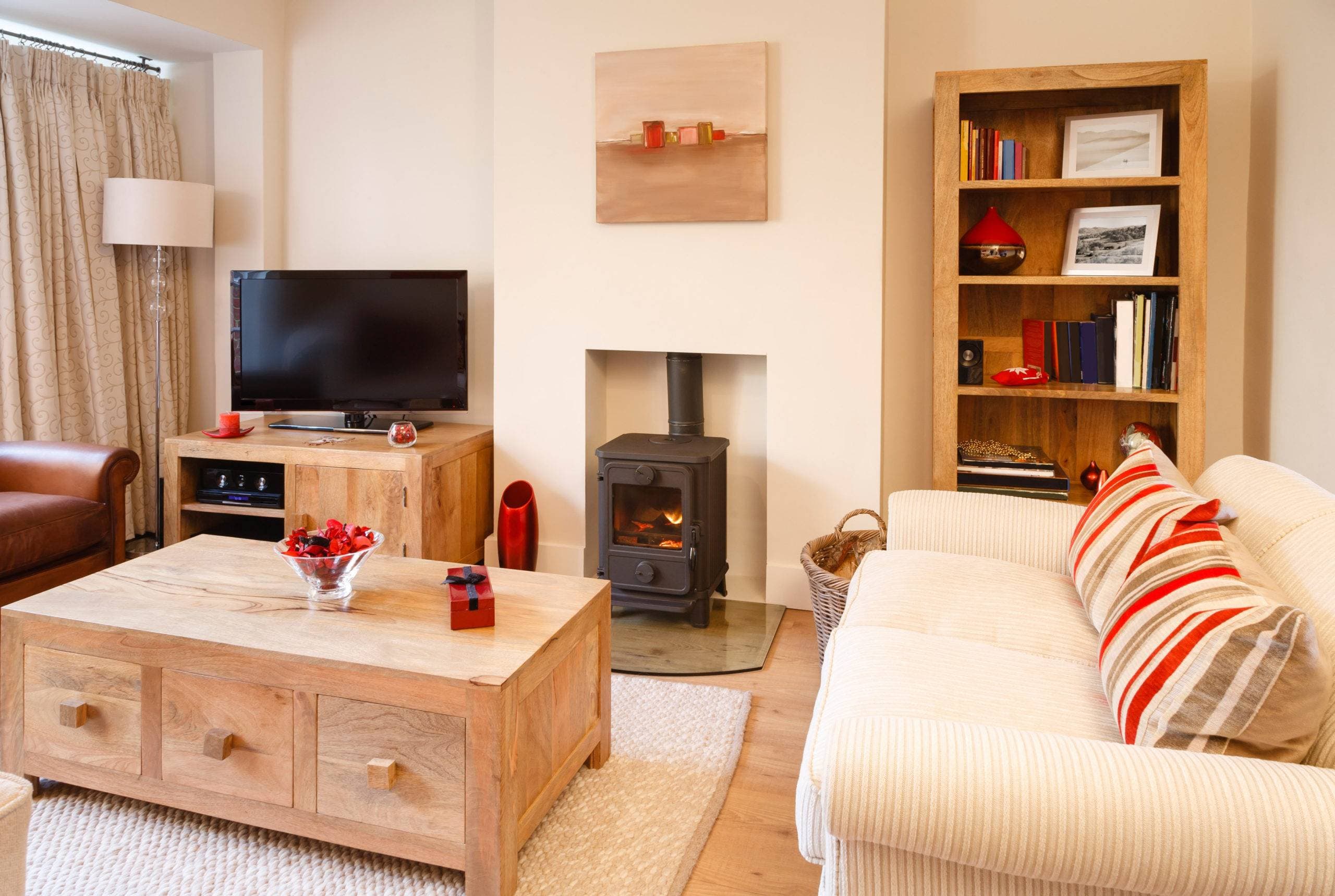 6 Living Room Styling Tips for Landlords in Newport & Cardiff to Maximise Rental Appeal